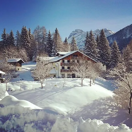 Rifugio Caltena 피에라디프리미에로